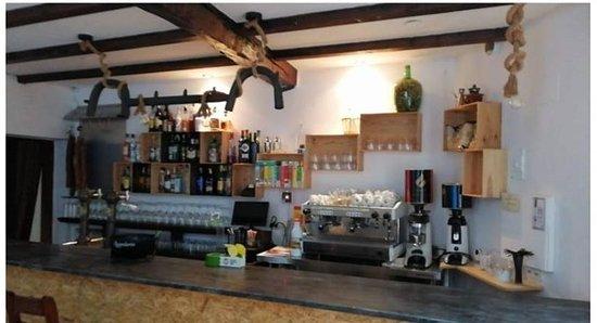Manus Cafe Bar