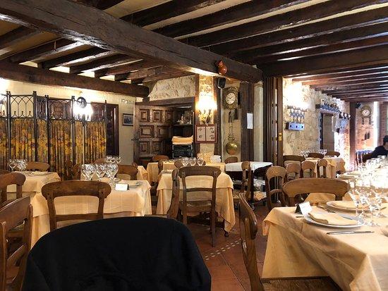 Restaurante Tres Coronas de Silos
