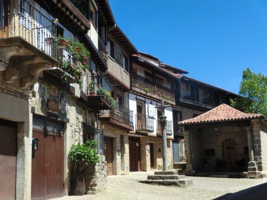la Plaza Mayor de Mogarraz