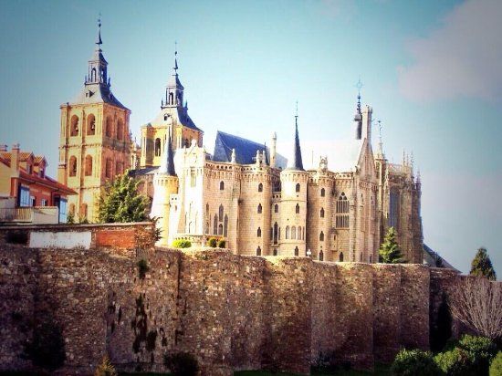 las antiguas murallas romanas de Astorga