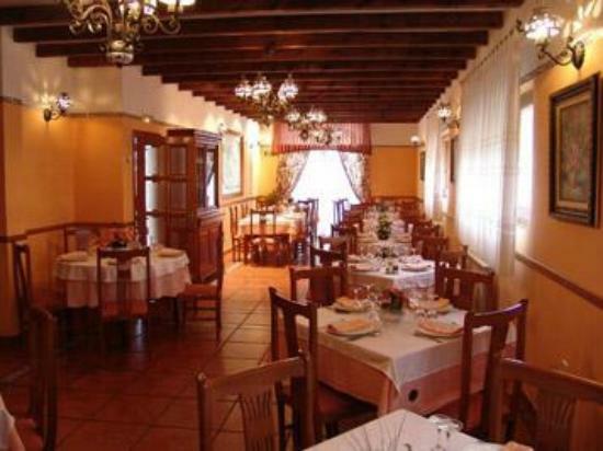 Hostal J J